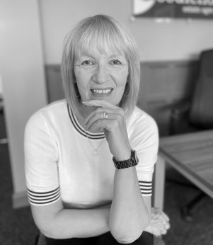 Linda Williamson ,